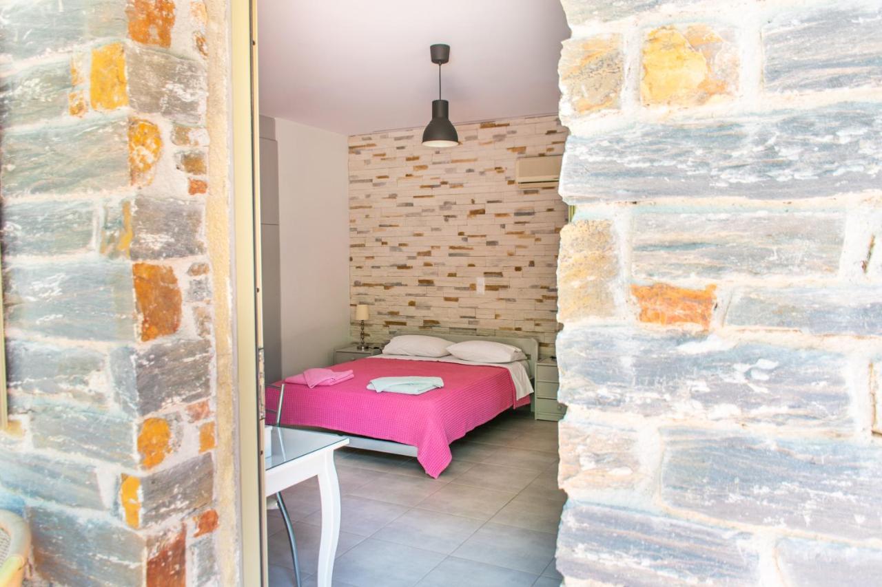 Holiday Rooms Otzias Ngoại thất bức ảnh