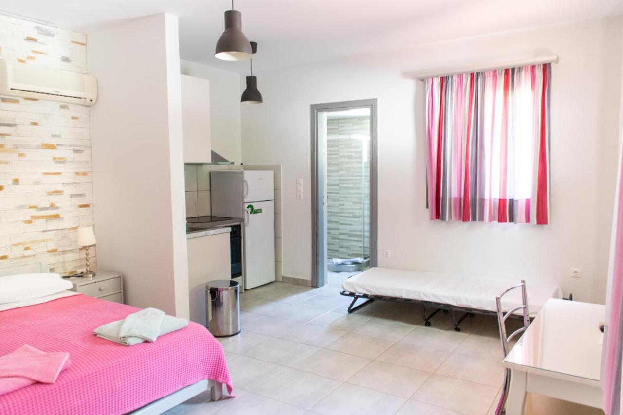Holiday Rooms Otzias Ngoại thất bức ảnh