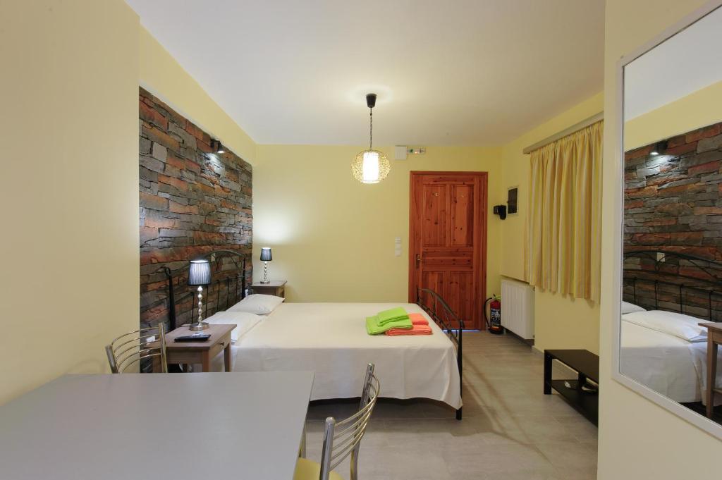 Holiday Rooms Otzias Ngoại thất bức ảnh