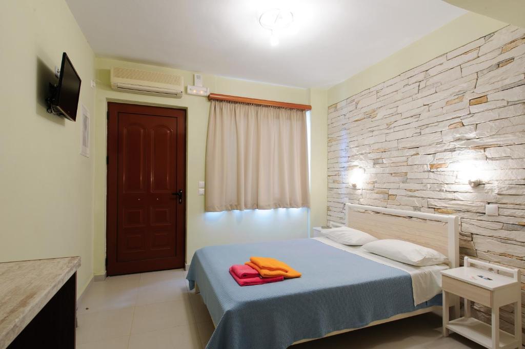 Holiday Rooms Otzias Ngoại thất bức ảnh